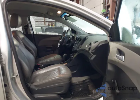 2013 Chevrolet Sonic Ls Auto z USA, uszkodzony, nr VIN 1G1JA5SG4D4156204